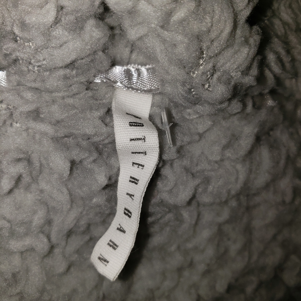 🎅 Pottery Barn Fuzzy Robe - Picture 5 of 5